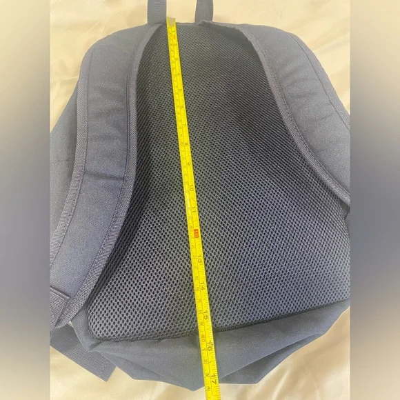 🐂 Red Bull Campus backpack! 🎒 In excellent condition! Red Bull Racing! - Picture 4 of 12